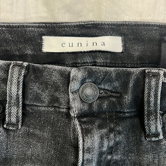 Super cute black wash flare jeans - Picture 5 of 9